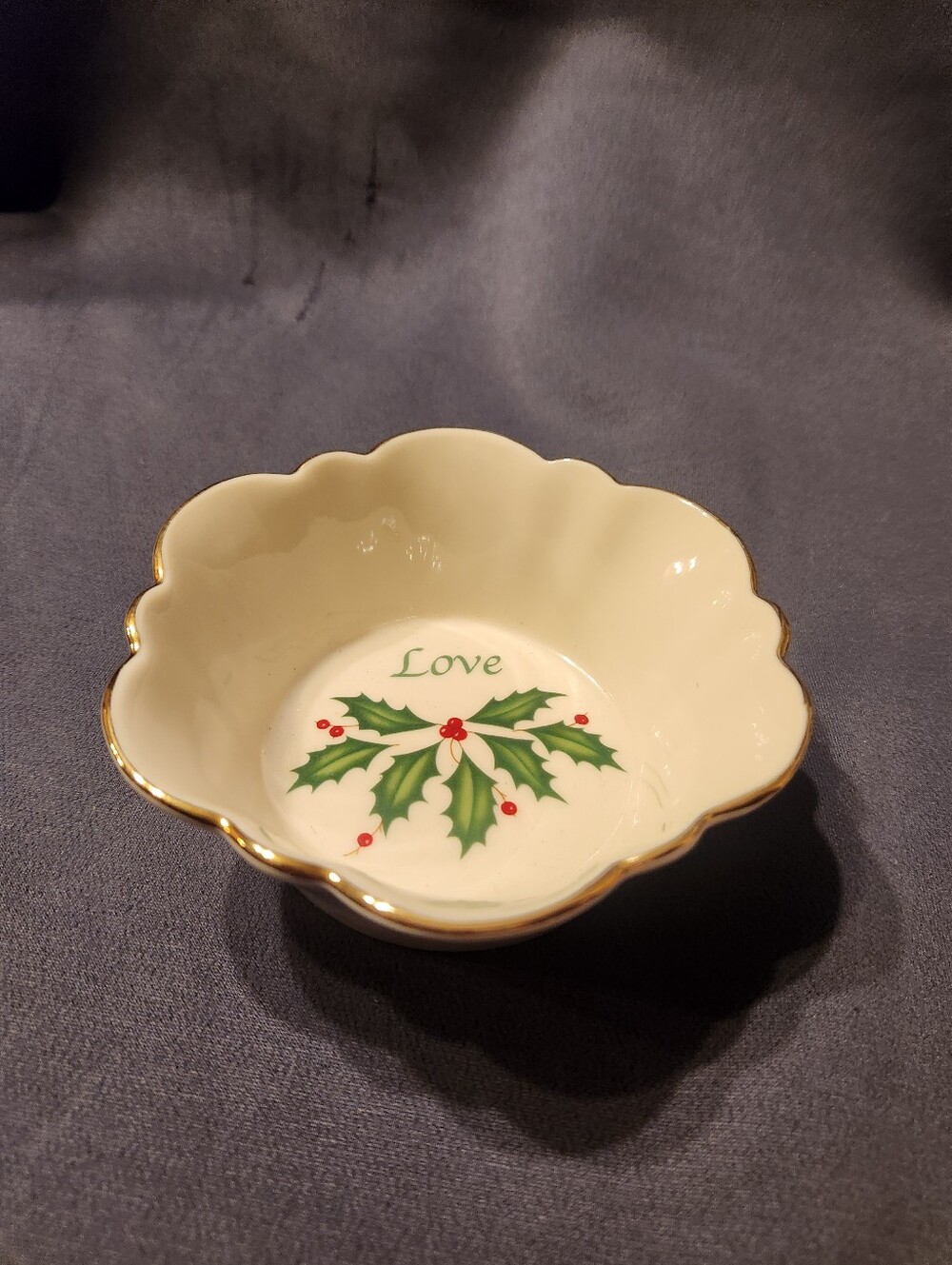 Lenox Christmas Holiday 4" Love Holly Berry Bowl